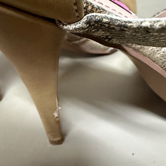 Betsey Johnson Tan and Snake Print Heels, Strappy, Animal Exotic, Feminine FLAW - Picture 10 of 10
